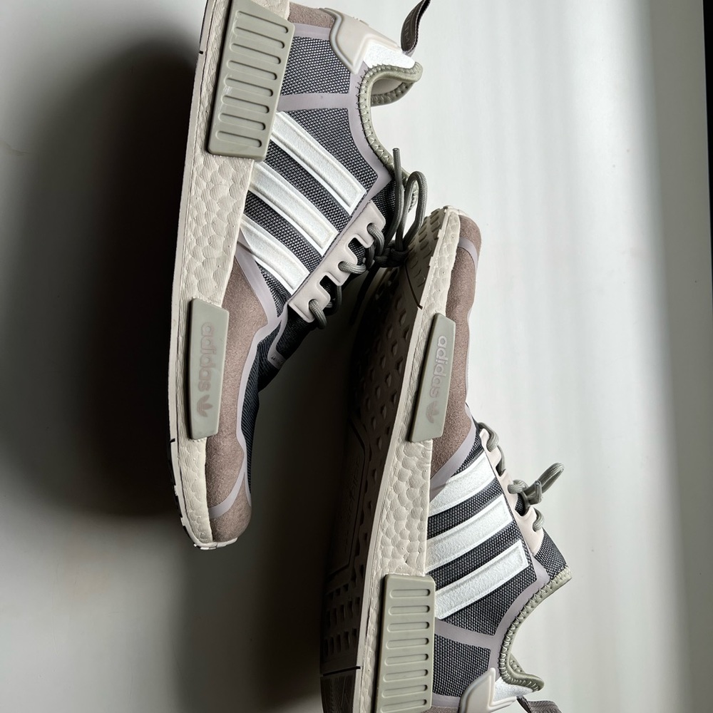 Adidas NMD_R1 Originals Pharrell Williams